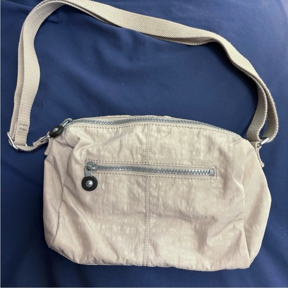 ❗️KIPLING Crossbody Bag❗️ - Picture 3 of 6